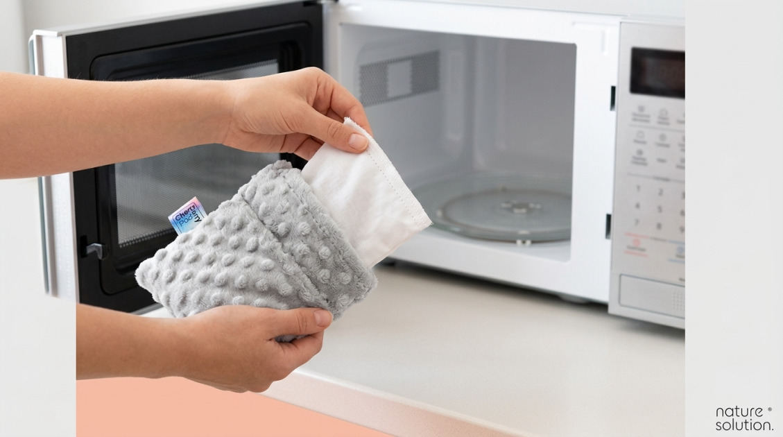 Termofor z Pestek Wiśni Cherrypad® – Minky szary in use